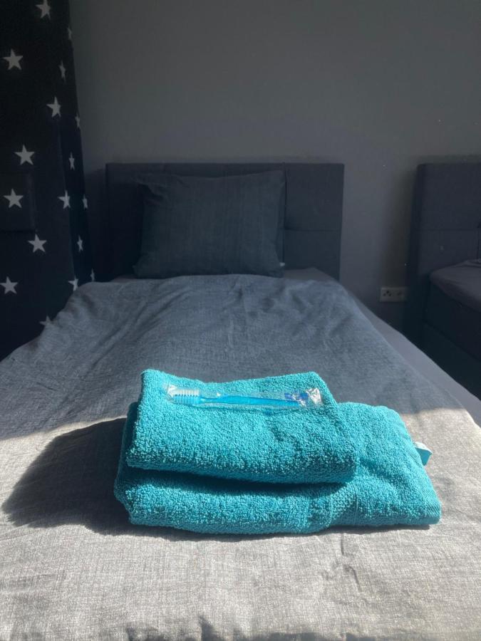 Apartment Gross 4 Zimmer Essen Bagian luar foto